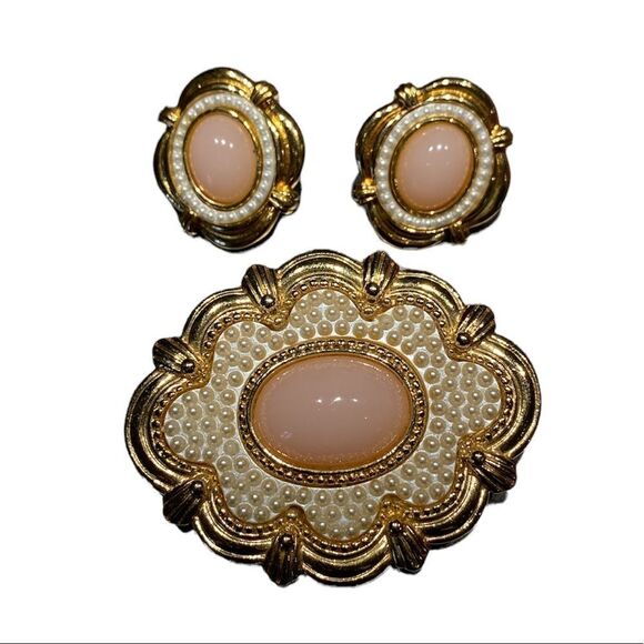Vintage 1988 AVON VICTORIAN SPRING Brooch and Earrings - Picture 1 of 4